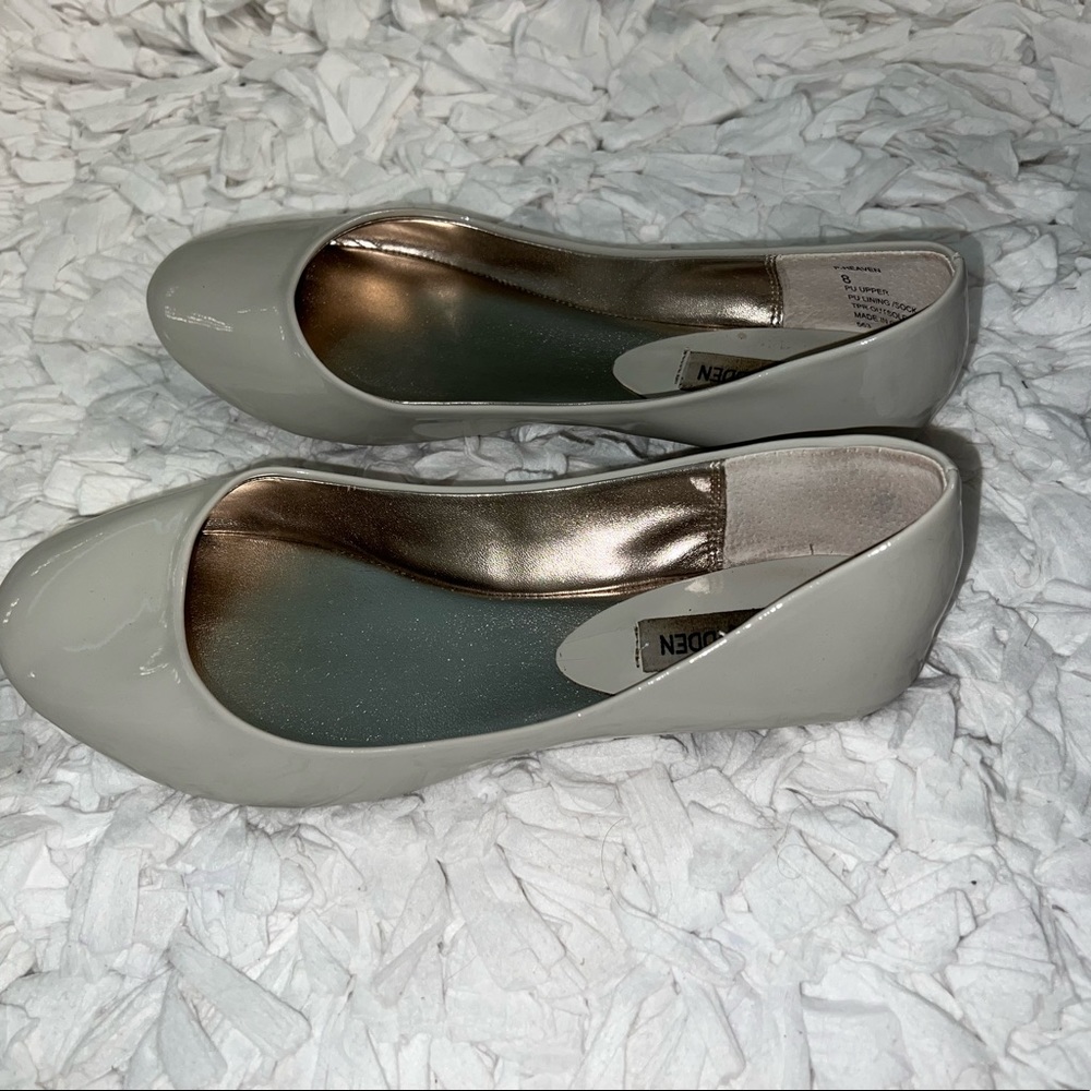 Size 8 - Steve Madden Gray Flats